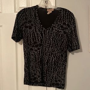 Patterned top